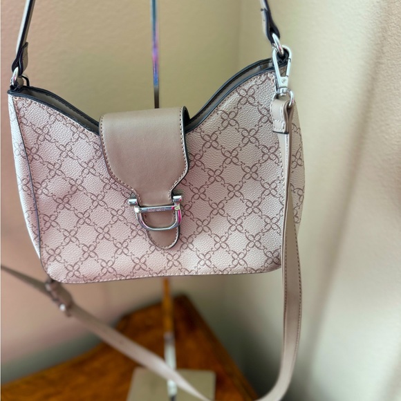 Elegant Nine West Taupe Crossbody in Signature NW LOGO Like New! - Picture 1 of 14